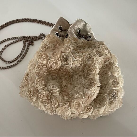 Betsey Johnson Rose Soft Bucket Bag Purse - Picture 4 of 9